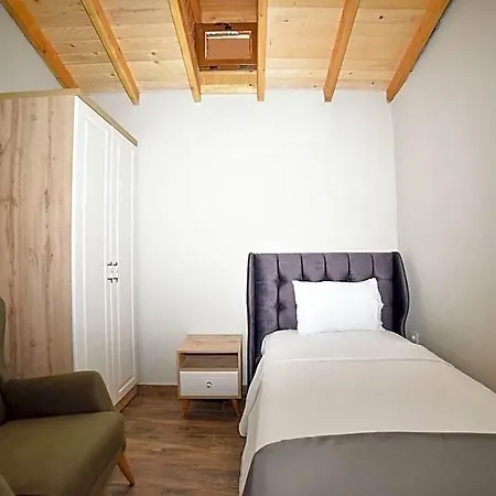 Hotel Imroz Elia 3*